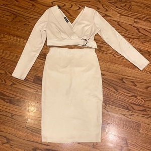 Off white pencil skirt an crop top